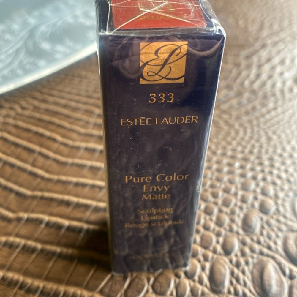 Estée Lauder lipstick 💄 full size sealed PERSUASIVE